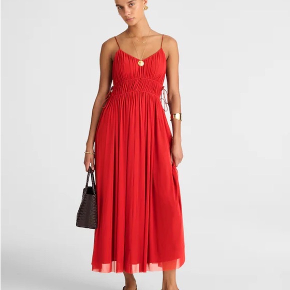Madewell Dresses & Skirts - Madewell Gathered V-Neck Midi Dress